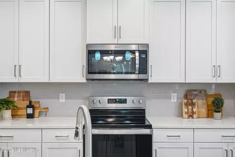 Kitchen - 75 Fly Line Dr, Saint Johns, FL 32259 photo 3 of 5