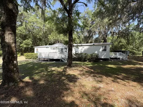 120 Dana Ln, Palatka, FL 32177