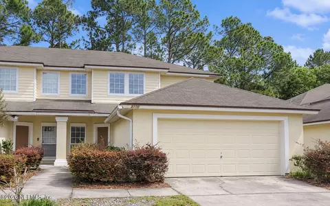 3770 Evan Samuel Dr, Jacksonville, FL 32210