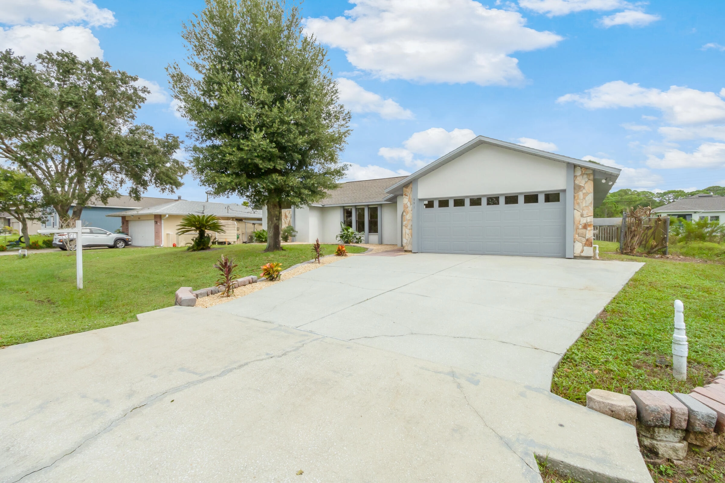991 Tahiti Ave SE  