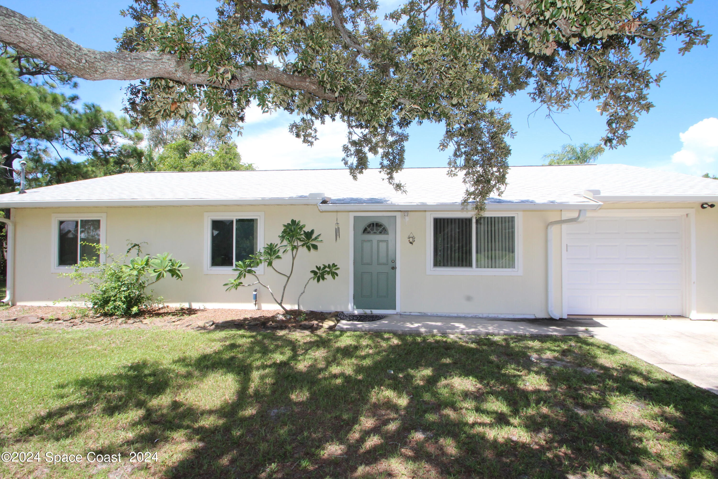 2735 Eaglerock St NE