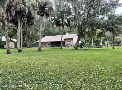 Exterior - 4200 Tangelo Ave, Cocoa, FL 32926 photo 5 of 10