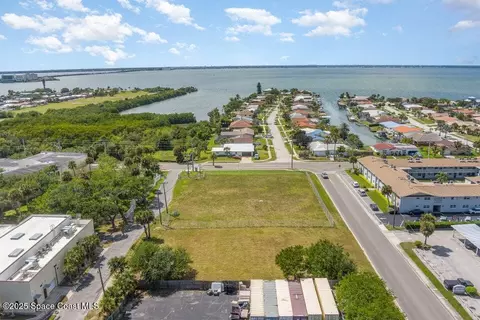 161 S Shepard Dr, Cocoa Beach, FL 32931