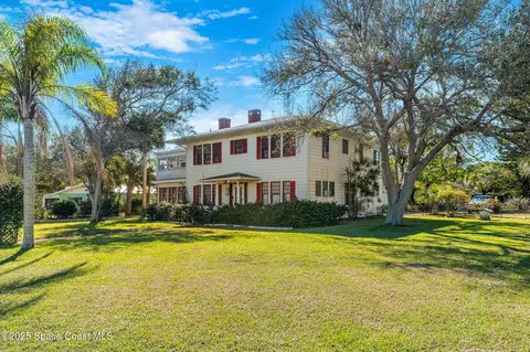 2716 Riverview Dr, Melbourne, FL 32901 photo 1