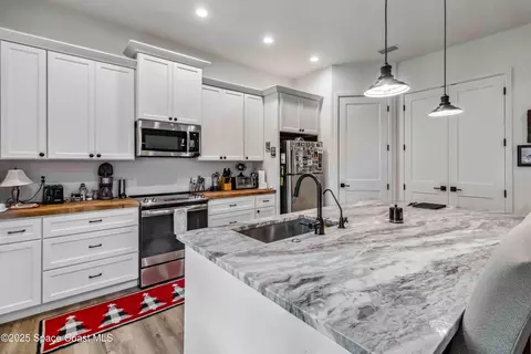 Kitchen - 4620 Highway 1, Grant, FL 32949 photo 8 of 8