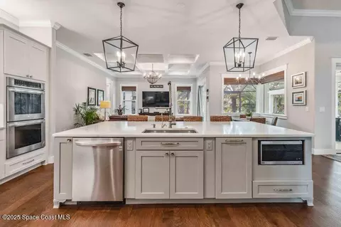 Kitchen - 4620 Highway 1, Grant, FL 32949 photo 4 of 8