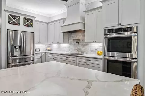 Kitchen - 4620 Highway 1, Grant, FL 32949 photo 5 of 8