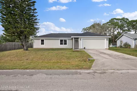 1365 Defender St NW, Palm Bay, FL 32907