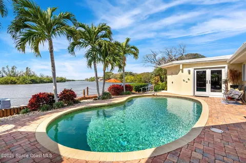 561 Capri Rd, Cocoa Beach, FL 32931