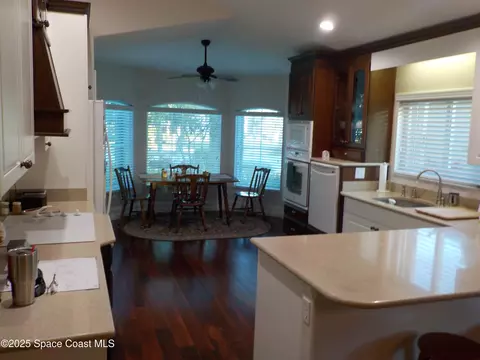 Kitchen - 7174 Egbert St, Melbourne, FL 32940 photo 1 of 2