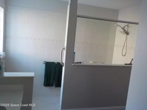 Bath - 7174 Egbert St, Melbourne, FL 32940 photo 2 of 2