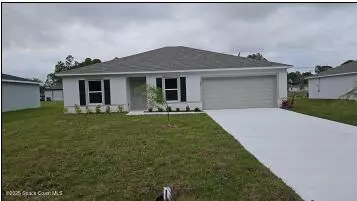 691 Flynn St SE, Palm Bay, FL 32909