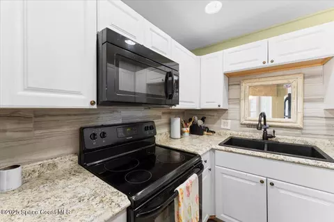 Kitchen - 3314 Purdue St, Melbourne, FL 32901 photo 2 of 3