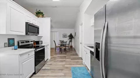 Entry Way - 6615 Dock Ave, Cocoa, FL 32927 photo 4 of 5
