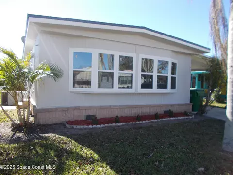 619 Sea Gull Dr W, Barefoot Bay, FL 32976