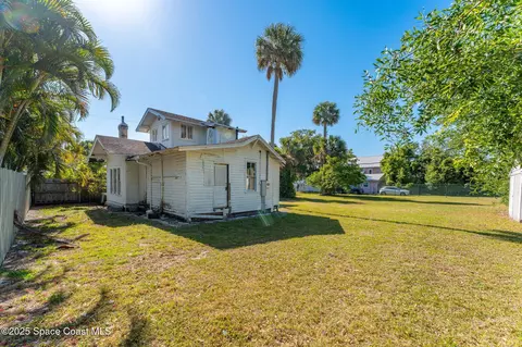 Exterior - 2106 Vernon Pl, Melbourne, FL 32901 photo 4 of 11