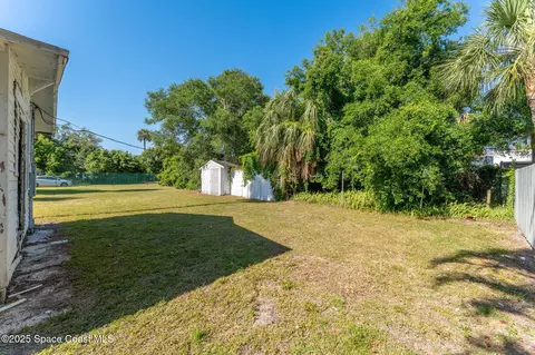 Exterior - 2106 Vernon Pl, Melbourne, FL 32901 photo 5 of 11