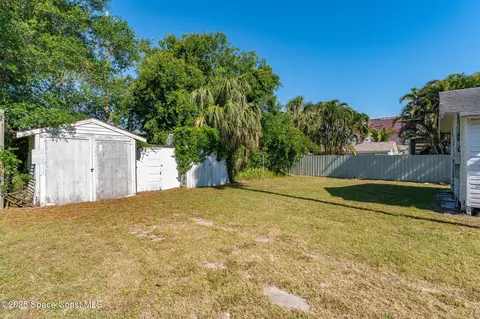 Exterior - 2106 Vernon Pl, Melbourne, FL 32901 photo 6 of 11