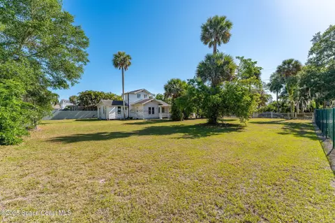 Exterior - 2106 Vernon Pl, Melbourne, FL 32901 photo 8 of 11