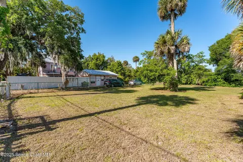 Exterior - 2106 Vernon Pl, Melbourne, FL 32901 photo 10 of 11