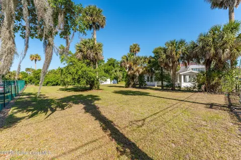 Exterior - 2106 Vernon Pl, Melbourne, FL 32901 photo 9 of 11