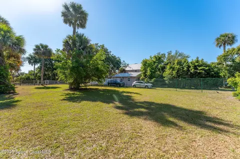 Exterior - 2106 Vernon Pl, Melbourne, FL 32901 photo 7 of 11