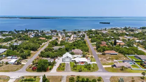 8865 Central Ave, Micco, FL 32976