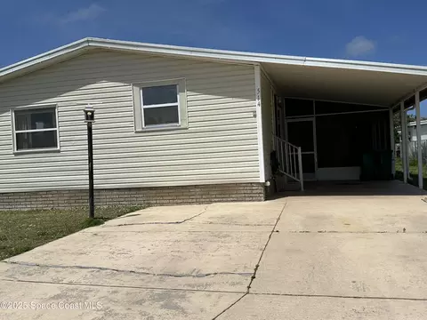 514 Puffin Dr, Barefoot Bay, FL 32976