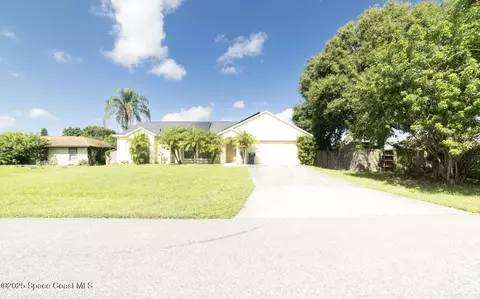 458 Beauregard Ave NE, Palm Bay, FL 32907