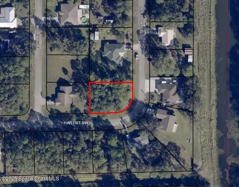 884 Tejon Ave SW, Palm Bay, FL 32908