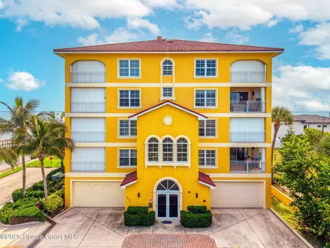 211 S 24th St #202, Cocoa Beach, FL 32931