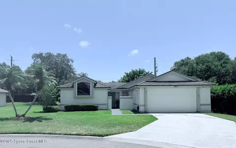 597 Pine Forest Ct, Melbourne, FL 32940