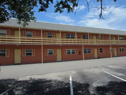 400 Catalina Rd #203, Cocoa Beach, FL 32931