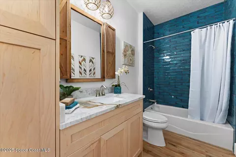 Bath - 913 Paddleboard Ct, Melbourne, FL 32935 photo 4 of 7