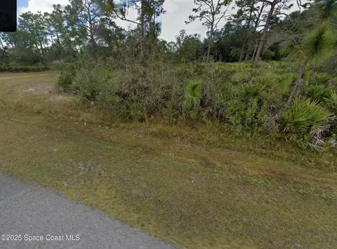 724 Hibiscus Dr, Indian Lake Estates, FL 33855