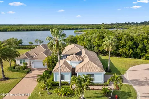 2020 Lynx Dr, Hutchinson Island, FL 34949