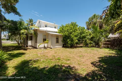 Exterior - 2101 Vernon Pl, Melbourne, FL 32901 photo 4 of 5