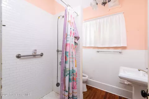 Bath - 2101 Vernon Pl, Melbourne, FL 32901 photo 2 of 2
