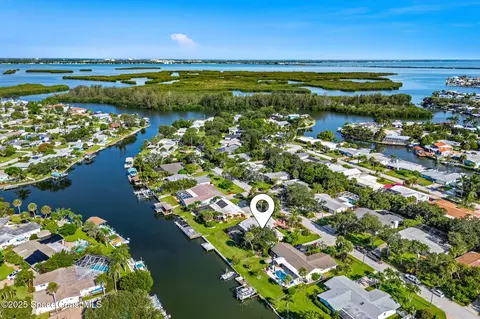 1095 Samar Rd, Cocoa Beach, FL 32931