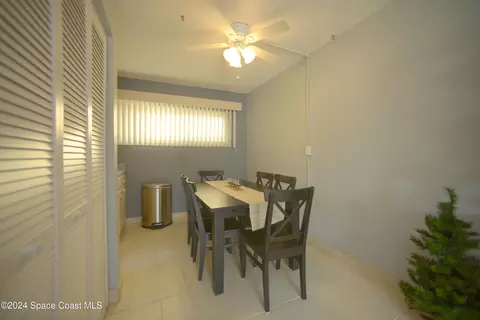 Dining - 171 Wakulla Ln #E, Cocoa Beach, FL 32931 photo 1 of 1