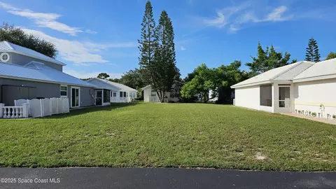 2035 Marlberry Ct NE, Palm Bay, FL 32905