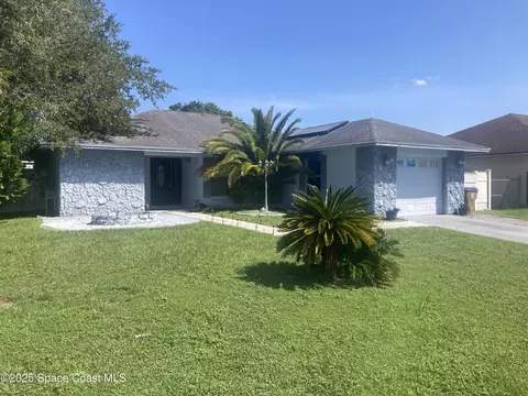 303 Cocoa Ct, Kissimmee, FL 34758