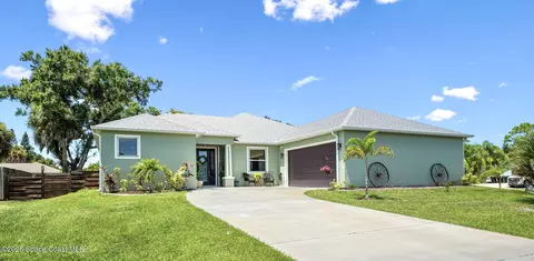 898 Gera Ave NW, Palm Bay, FL 32907