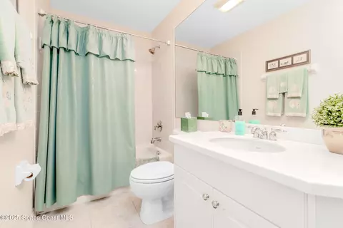 Bath - 6939 Mcgrady Dr, Melbourne, FL 32940 photo 3 of 3