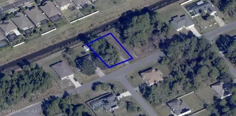 657 Paigo St SE, Palm Bay, FL 32909