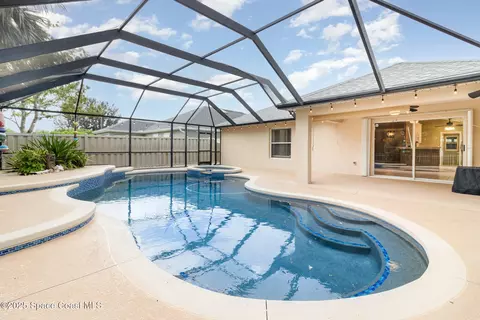 1240 Potomac Dr, Merritt Island, FL 32952