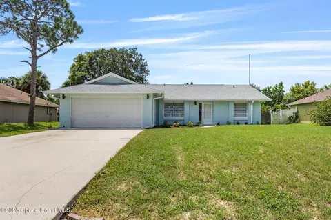 1738 Hays St NW, Palm Bay, FL 32907