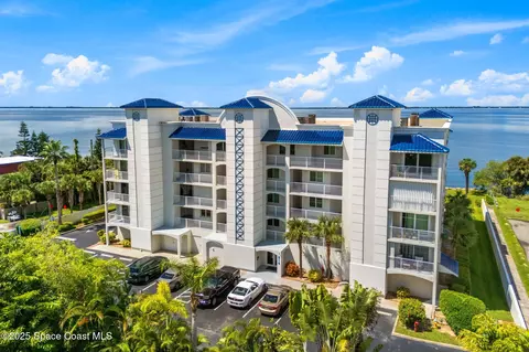210 24th St #201, Cocoa Beach, FL 32931