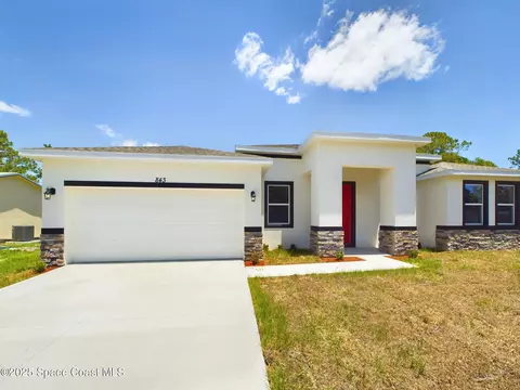 692 Mistletoe St SW, Palm Bay, FL 32908