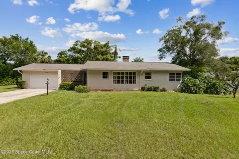 2541 Parkway Dr, Deland, FL 32720